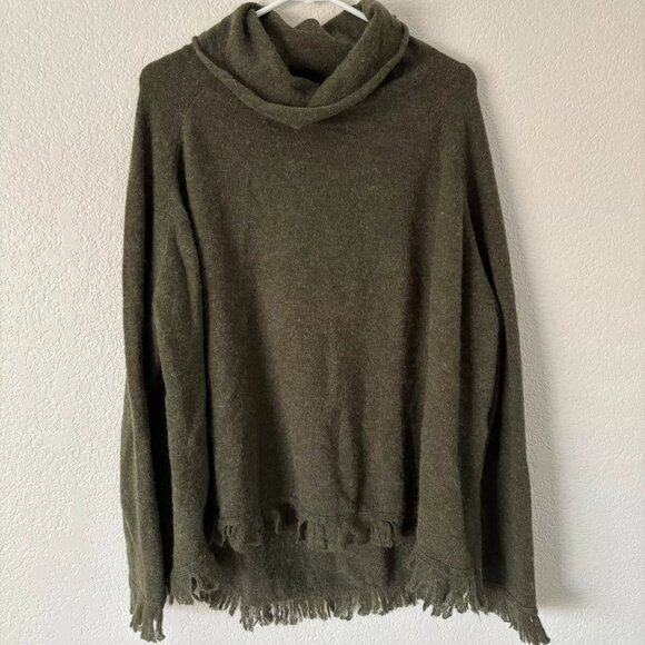 NEW WITH TAGS Size S One-O-One Alpaca Fuzzy Edge Pullover Sweater - Picture 1 of 4